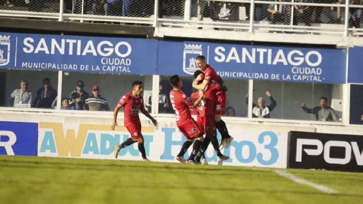 El equipo de casa ganó por la mínima pero generó ocasiones suficientes para obtener una renta más cómoda. Muy mala imagen del cuadro tucumano.