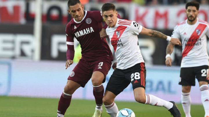 El delantero cordobés marcó dos goles y jugó un gran partido, apuntalado por la excelente noche de los dos mediocampistas creativos del Millonario.