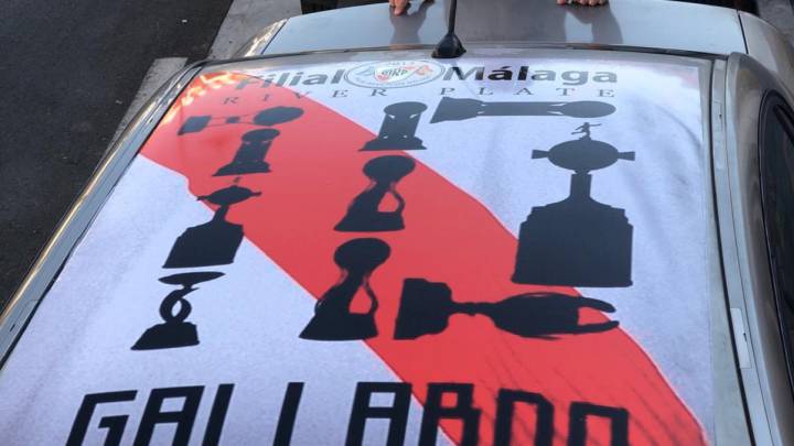 El "Muñemóvil", el auto de un hincha de River en Málaga dedicado a Gallardo