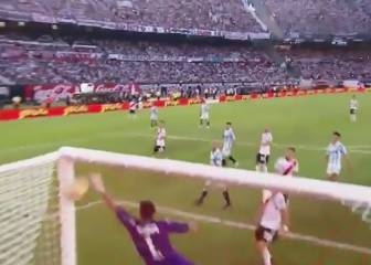 Gane o no, pasará a la historia: el golazo de tiro libre de Quintero a Racing nominado al Puskas