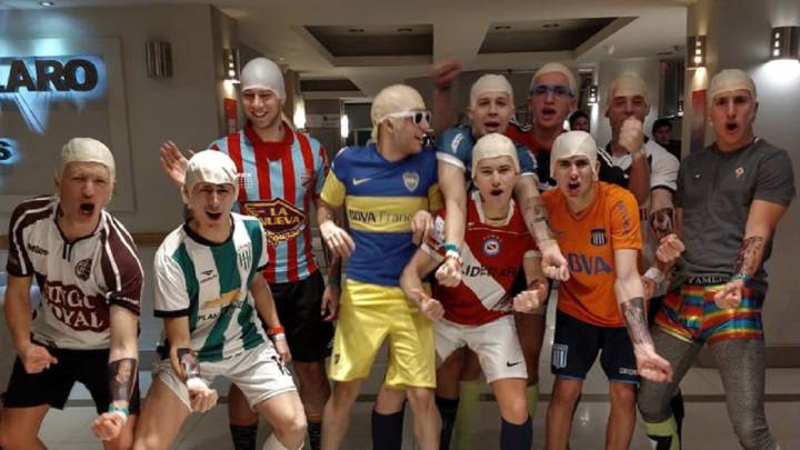 Un grupo de estudiantes se disfrazó del Tanque Silva ¡con las camisetas que vistió!
