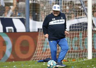 Maradona busca un delantero para Gimnasia. ¿Llegará?