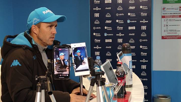 Coudet: "Maradona le hace muy bien al fútbol argentino"