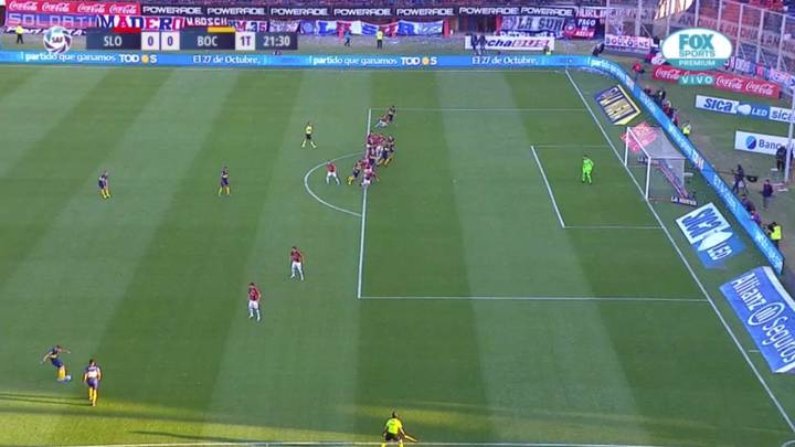Insólito gol anulado a Soldano