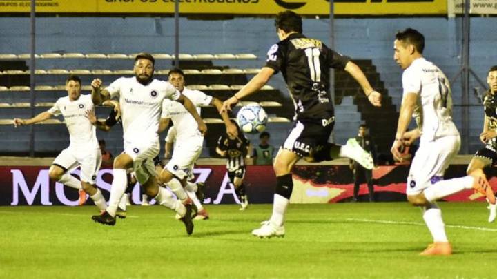 Sigue en vivo online la retransmisión del Estudiantes vs Real Pilar, partido de octavos de final Copa Argentina, que se disputa, hoy, 25 de septiembre.