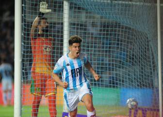 Racing ganó y está al acecho