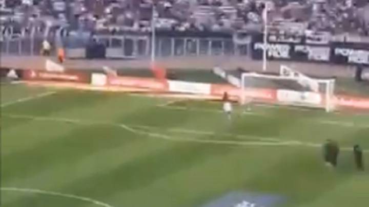El fanático participó de un juego en el entretiempo del partido ante Patronato y se volvió viral en las redes sociales.