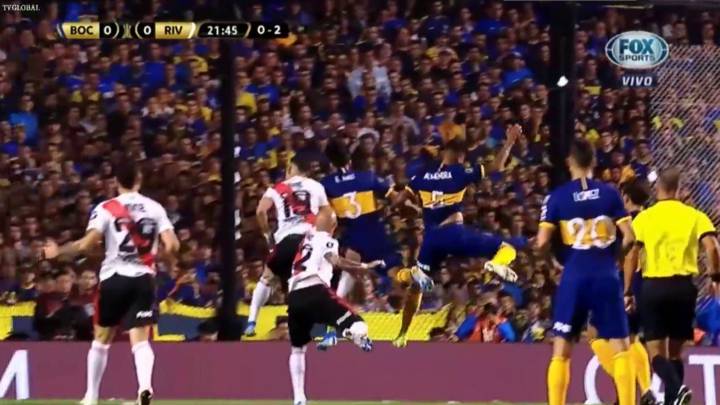 Polémicas del Boca - River: El árbitro anuló un gol a Salvio por una mano rigurosa