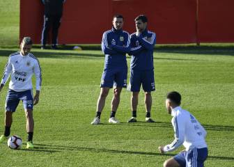 El mediocampo le cambia el esquema a Scaloni