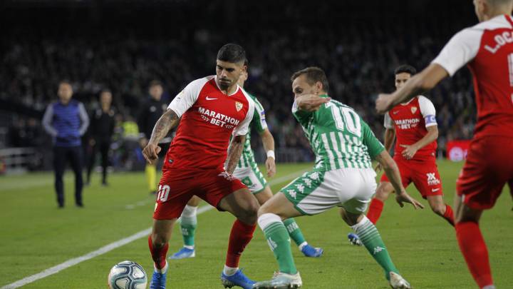 Banega ve “muy lejano volver” a jugar en Argentina