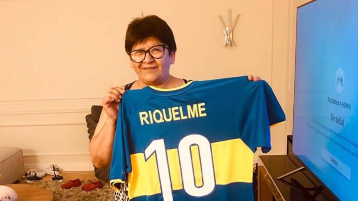 Riquelme le regaló su camiseta a la madre de Salvio