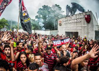Flamengo fue despedido por una multitud rumbo a Lima