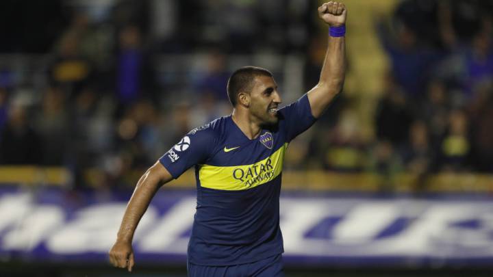 Esta tarde, en la Bombonera, el Xeneize se mide ante el Tatengue. Alfaro no definió el equipo: Tevez sería titular.