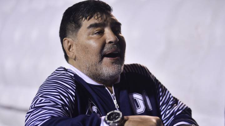 Maradona, de la bronca bárbara al emotivo saludo con Falcioni
