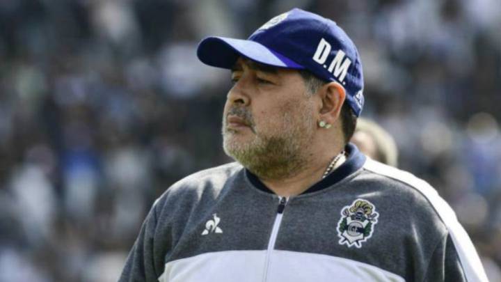 Maradona: “A Riquelme lo boxeaba de lunes a viernes”