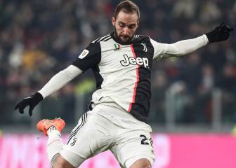 El PSG piensa en Higuaín como posible recambio de Cavani