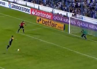 ¡Qué hizo! Penal decisivo para eliminar a Atlético Tucumán y el panameño Blackburn tira así...