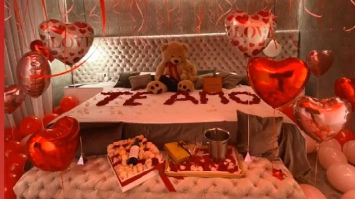 La rosarina publicó una tierna foto y La Pulga le preparó un regalo a puro romanticismo.