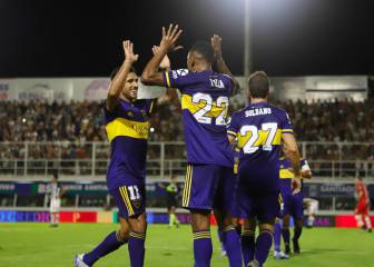 Boca goleó y da pelea