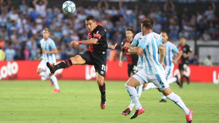 Racing y Newell's igualan en un emotivo partido
