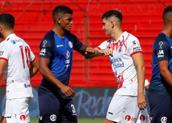 Talleres aplasta a Huracán