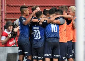 Talleres aplastó a Huracán