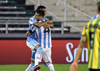 Racing festeja en el final en un vacío Minella