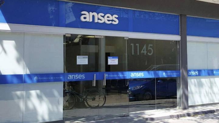 ¿Me corresponde cobrar el bono de 10.000 si cobro asignación por hijo?
