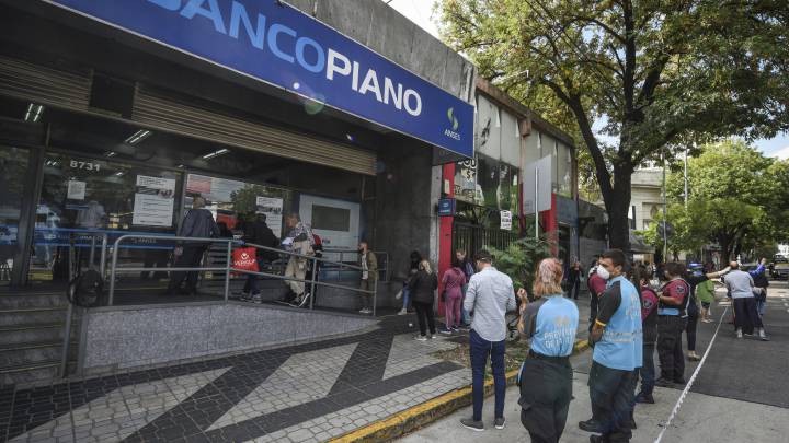 Bancos en Argentina: horarios del sábado y el domingo por jubilaciones y AUH