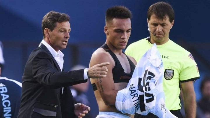 Diego Cocca: "Lautaro Martínez debe irse ya al Barcelona"