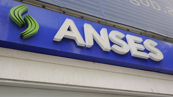 Bono ANSES IFE 10.000: cronograma y quién puede cobrar hoy, 8 de julio, según DNI
