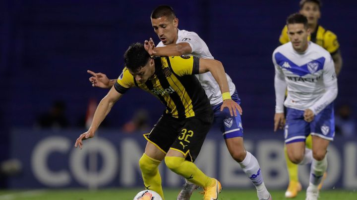 Vélez y Peñarol empataron en un partido muy parejo