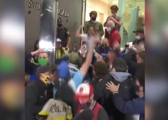 Algo así sólo se verá por Maradona: la fiesta de sus fans en la puerta del hospital
