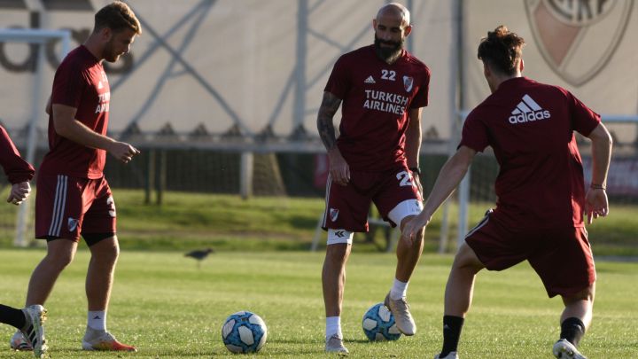 Con las bajas de Nacho Fernández y Borré, el Muñeco se inclinaría por Sosa y Pratto como reemplazantes y no modificaría el dibujo táctico.
