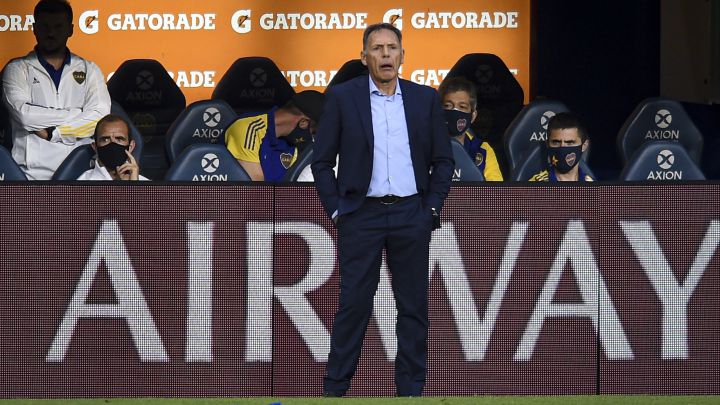 Línea de 5 en el fondo, ¿el plan de Russo para jugar en Brasil?