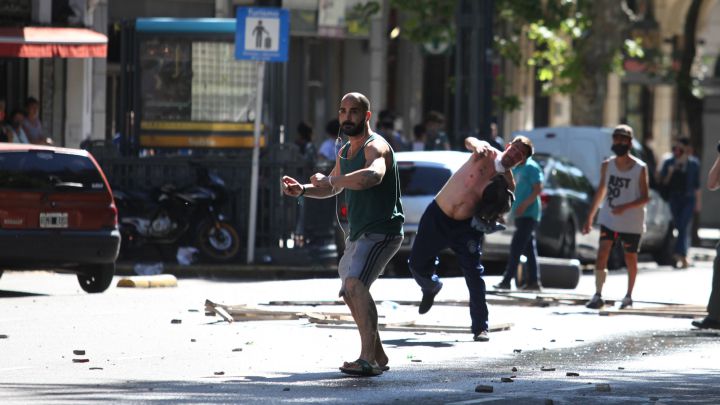 El Gobierno nacional denuncia al de Buenos Aires por los disturbios en el velorio de Maradona