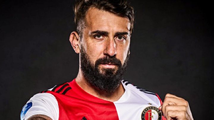 Pratto fue presentado en el Feyenoord