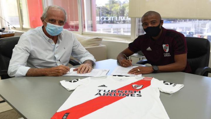 Otra buena para River: De La Cruz renueva hasta finales de 2022