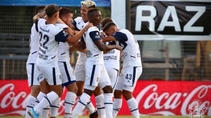 Seguí el Gimnasia vs Talleres, hoy en vivo y en directo online, partido de la segunda fecha de la Liga Profesional, desde el Estadio Juan Carmelo Zerillo, a través de AS.com.