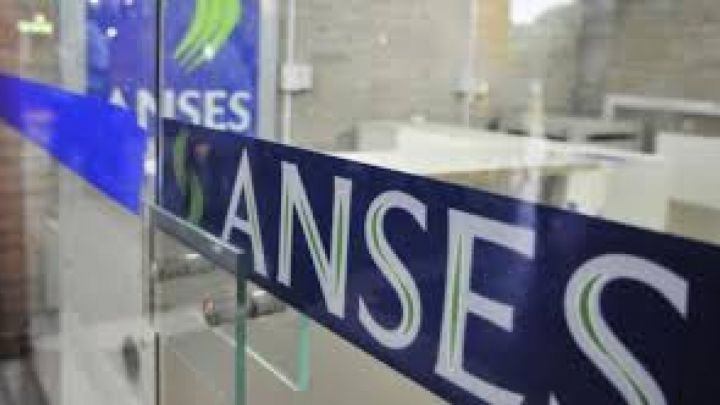 AUH, AUE, PNC, desempleo, jubilaciones y pensiones de ANSES: quiénes cobran hoy, 4 de marzo