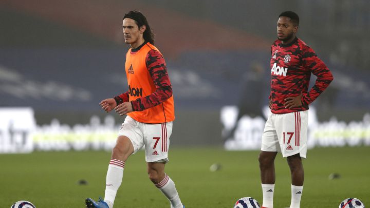 El padre de Cavani confirmó que hubo charlas con Román