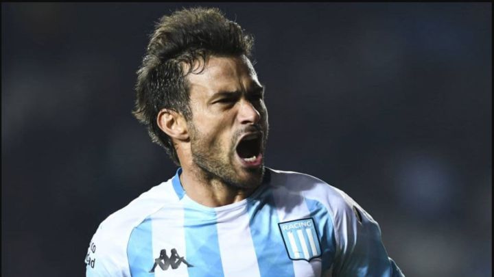 Cvitanich positivo de COVID-19, no juega el clásico