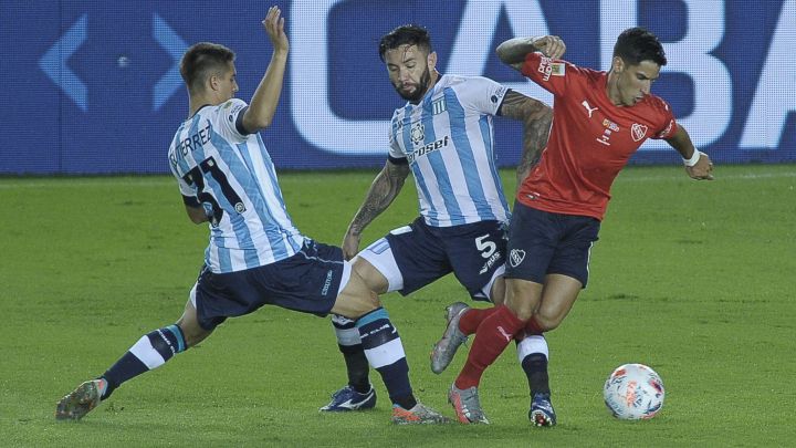 Racing gana con un penal dudoso sobre el final y dejó a Independiente sin nada