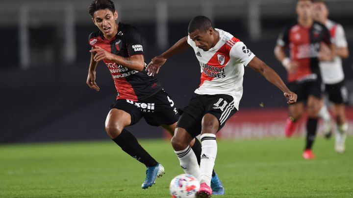 Debido a una molestia en su rodilla derecha, el uruguayo fue desafectado de la lista de convocados para el partido de este viernes contra Central Córdoba.