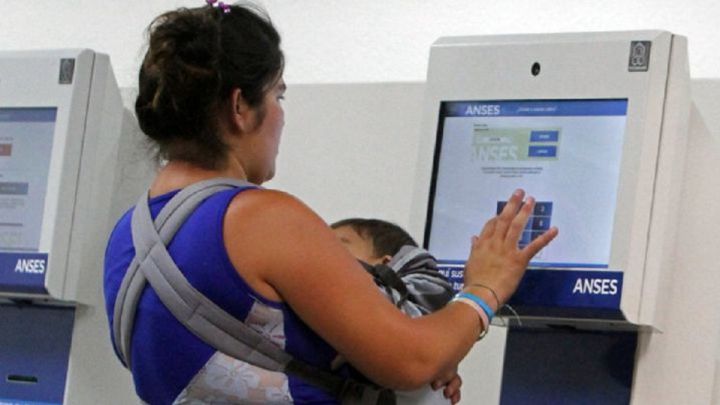 Bono $15000 ANSES: ¿se puede saber cuál es la fecha de cobro con mi DNI y cuándo lo depositan?