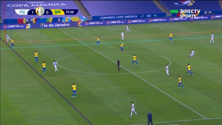 El VAR convalida gol de Di María y offside de Richarlison