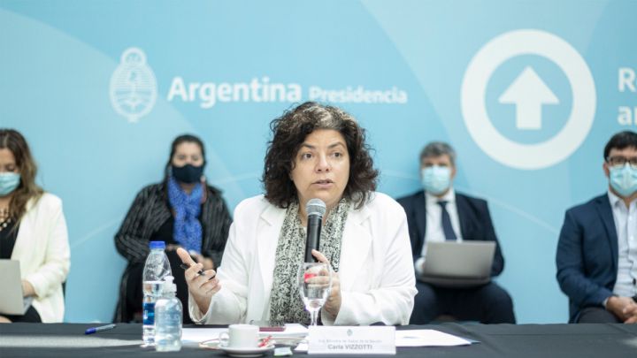 Vizzotti: "La burbuja sanitaria de Boca se rompió"