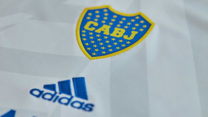 Adidas presentó la nueva camiseta suplente de Boca