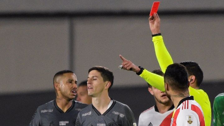 Mineiro pide que le anulen la sanción a Nacho Fernández