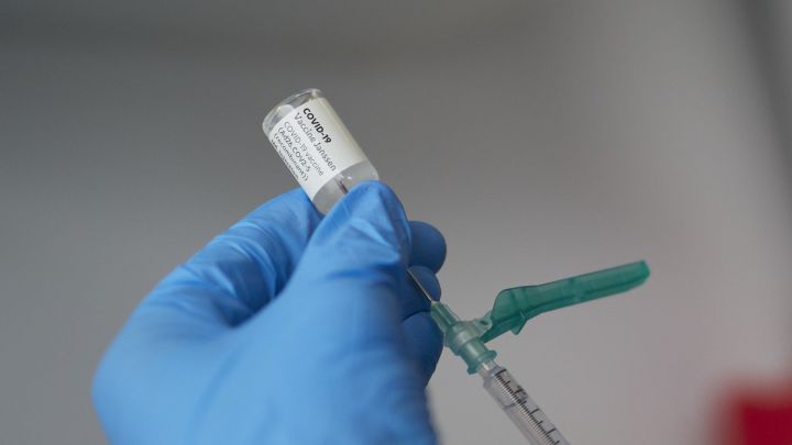 Vacunación Argentina: quiénes recibirán una tercera dosis de la vacuna y qué ha dicho Vizzotti al respecto